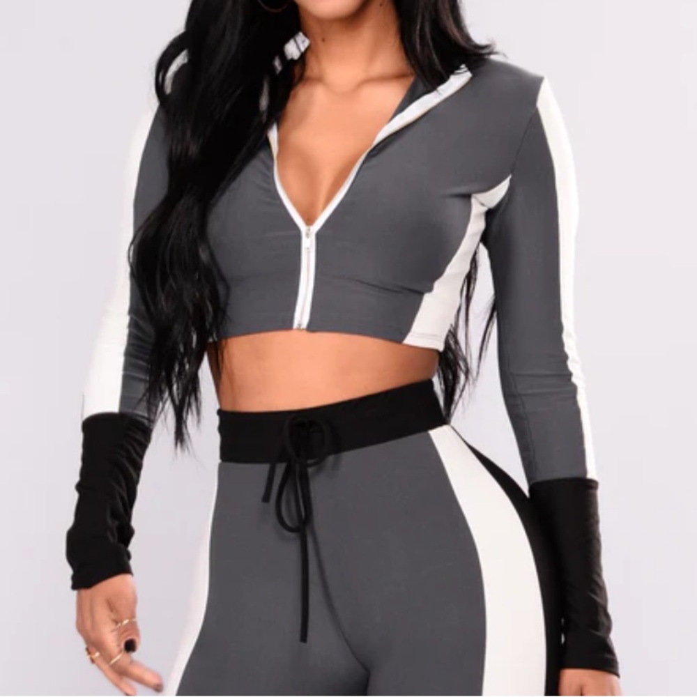 Dyce Apparel Gray and White Zip-Up Crop Top and Leggings Set sz. 3X.